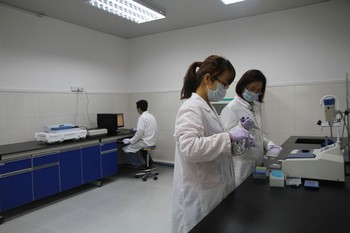 参观铜陵中天华康亲子鉴定中心实验室 29